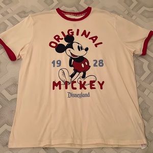 DISNEY MICKEY TEE SIZE LARGE